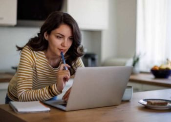 Geleceğin hastalığı açıklandı: İnternetten bulaşıyor!