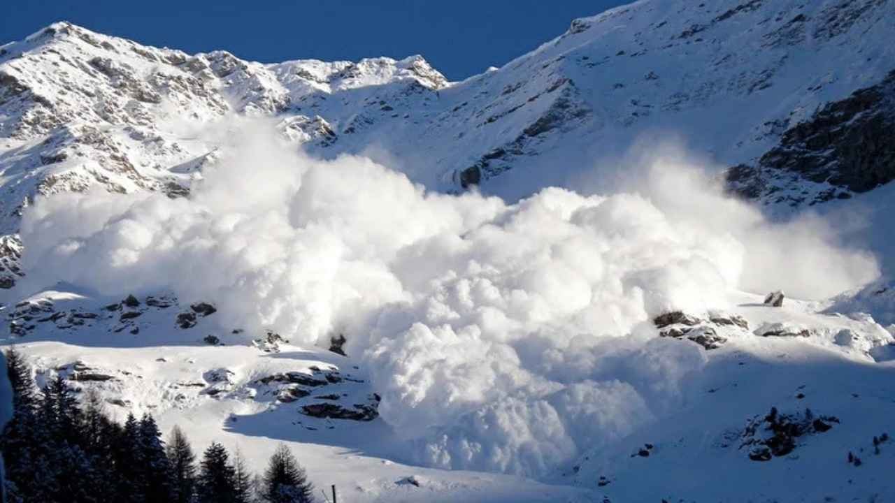 Tam 36 şehir için sarı kodlu uyarı! Batıda fırtına, doğuda çığ tehlikesi