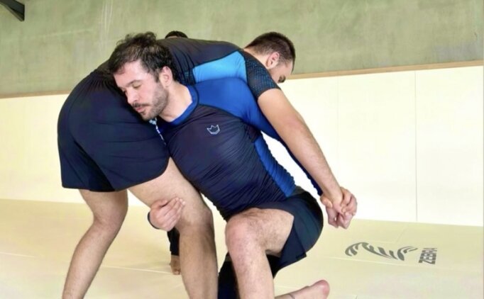 Ünlü Sinema Oyuncusu Barış Arduç, Altın Madalya Kazandı!